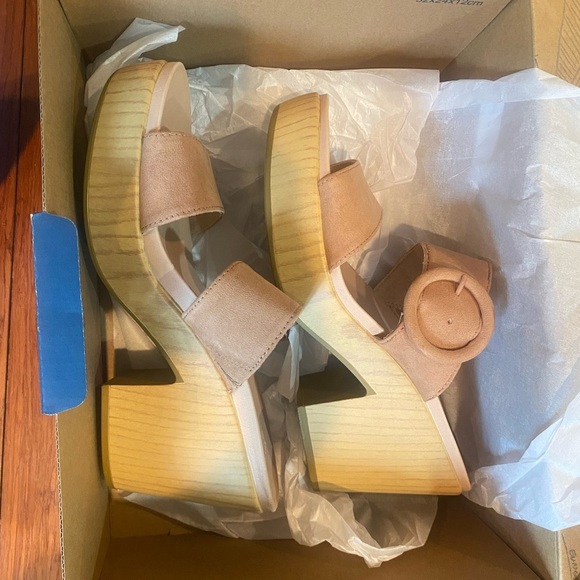 Dr. Scholl's Shoes, Womens beige tan Bayside Faux Suede Comfort Platform shoes​​ - Picture 7 of 8